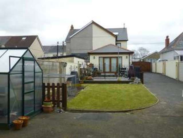 Image of 4 bedroom Property for sale in Dyffryn Road Ammanford SA18 at Dyffryn Road  Ammanford, SA18 3TN
