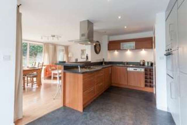  Image of 2 bedroom Flat for sale in East Pilton Farm Avenue Edinburgh EH5 at East Pilton Farm Avenue  Edinburgh, EH5 2GA