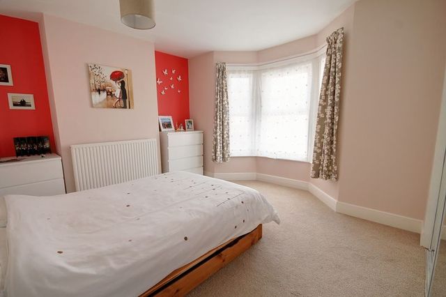  Image of 2 bedroom Terraced house for sale in Powderham Road St. Thomas Exeter EX2 at Powderham Road  Exeter, EX2 9BS