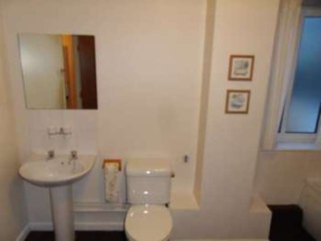  Image of 2 bedroom Flat to rent in Mayors Avenue Dartmouth TQ6 at 2 Mayors Court  Dartmouth, TQ6 9NF