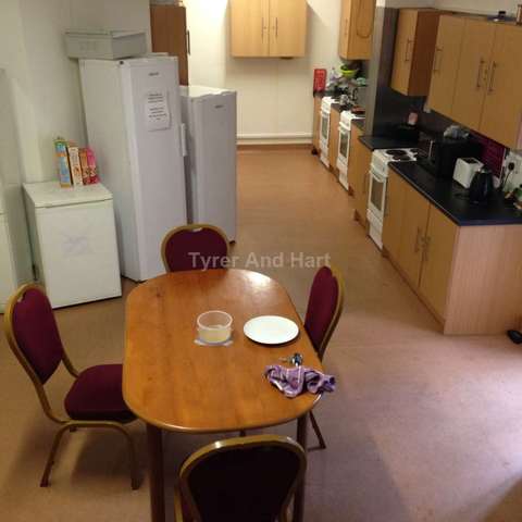  Image of 1 bedroom House Share to rent in Aigburth Drive Aigburth Liverpool L17 at Aigburth Drive Aigburth Liverpool, L17 4JQ