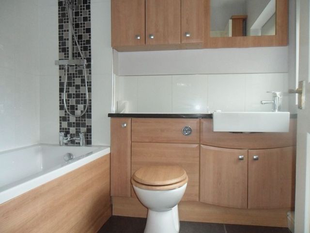  Image of 3 bedroom Terraced house to rent in Stanley Road Ellesmere Port CH65 at Stanley Road  Ellesmere Port, CH65 2BQ