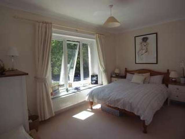  Image of 4 bedroom Detached house for sale in London Road Bracknell RG12 at London Road  Bracnell, RG12 9FR