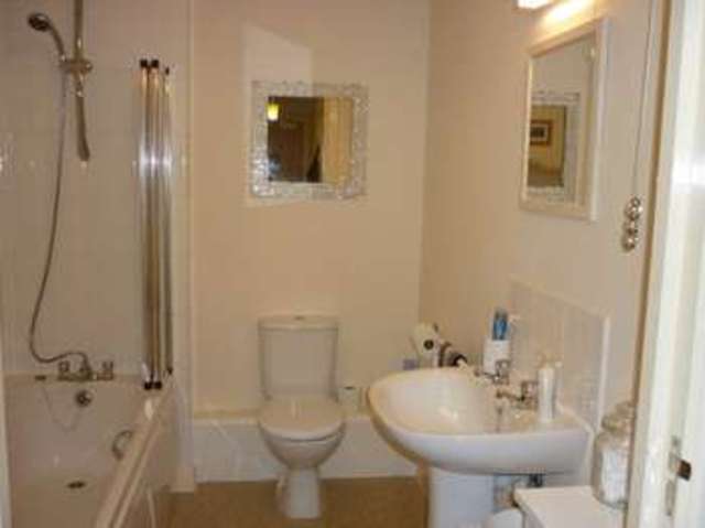  Image of 2 bedroom Flat to rent in Tregwilym Road Rogerstone Newport NP10 at 4 James Court Rogerstone Newport, NP10 9NA