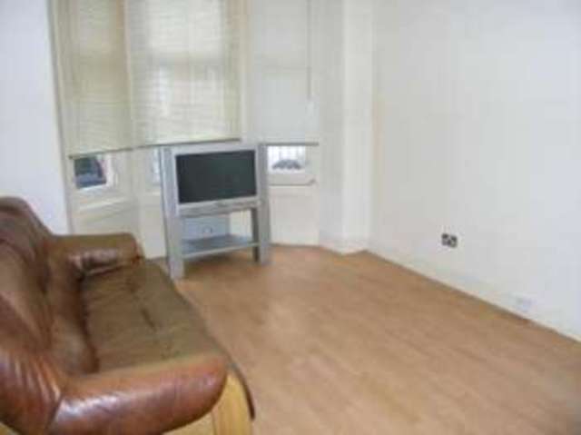  Image of 1 bedroom Flat for sale in Aberfoyle Street Dennistoun Glasgow G31 at Glasgow Lanarkshire Tollcross, G31 3RS