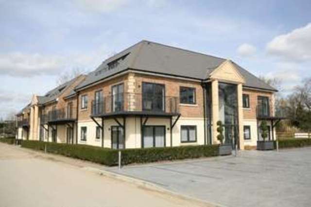  Image of 2 bedroom Flat to rent in Abridge Road Chigwell IG7 at Abridge Road  Chigwell, IG7 6BX