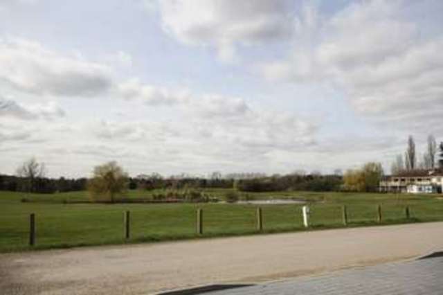  Image of 2 bedroom Flat to rent in Abridge Road Chigwell IG7 at Abridge Road  Chigwell, IG7 6BX
