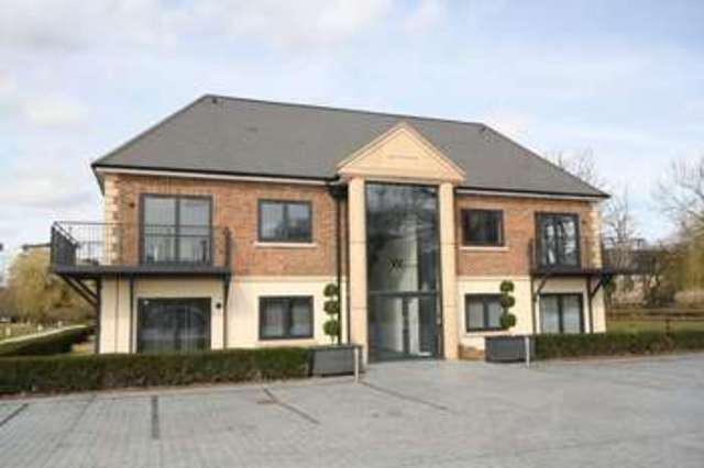  Image of 2 bedroom Flat to rent in Abridge Road Chigwell IG7 at Abridge Road  Chigwell, IG7 6BX