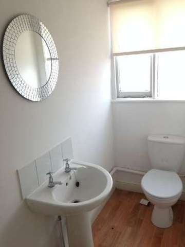  Image of 5 bedroom House Share to rent in Albert Grove Nottingham NG7 at Lenton Bristol Lenton, NG7 1PB