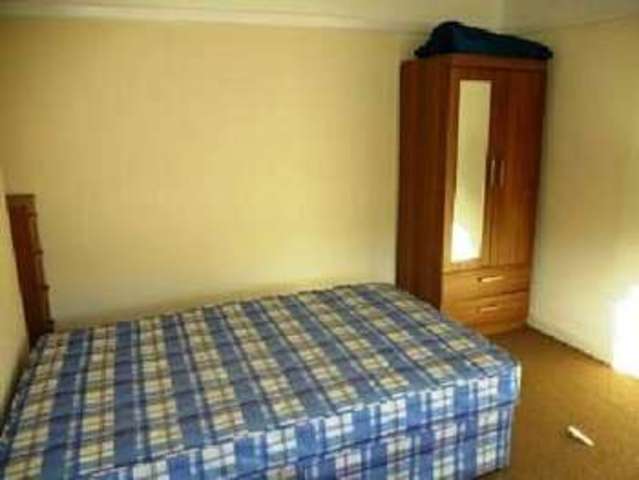  Image of 4 bedroom House Share to rent in Albert Road Lenton Nottingham NG7 at Lenton Bristol Lenton, NG7 2EX