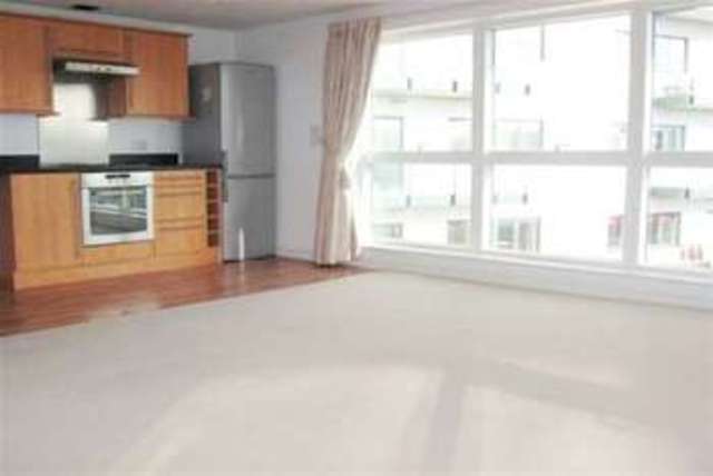  Image of 2 bedroom Flat to rent in Moon Street Plymouth PL4 at Plymouth, PL4 0AL