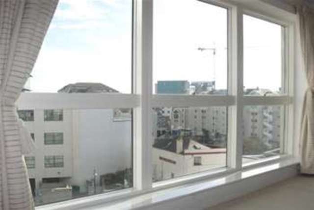  Image of 2 bedroom Flat to rent in Moon Street Plymouth PL4 at Plymouth, PL4 0AL