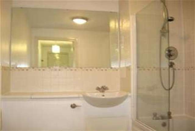  Image of 2 bedroom Flat to rent in Moon Street Plymouth PL4 at Plymouth, PL4 0AL