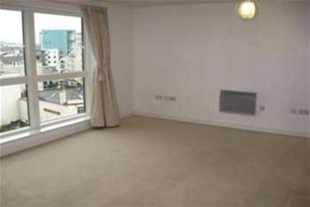  Image of 2 bedroom Flat to rent in Moon Street Plymouth PL4 at Plymouth, PL4 0AL