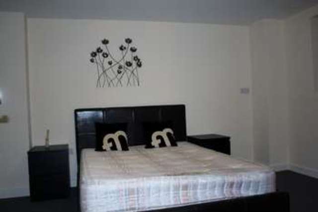  Image of 3 bedroom Flat to rent in Powell Street Birmingham B1 at Birmingham West Midlands, B1 3DH