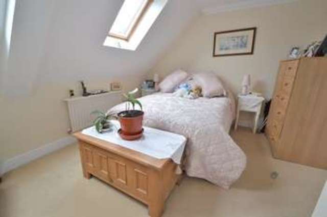  Image of 3 bedroom Flat for sale in Baddesley Road Chandler