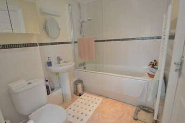  Image of 3 bedroom Flat for sale in Baddesley Road Chandler