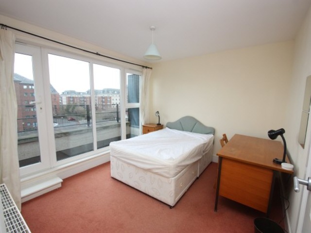  Image of 3 bedroom Flat to rent in Appin Place Edinburgh EH14 at Edinburgh, EH14 1PW