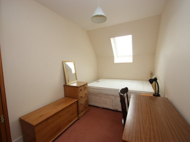  Image of 3 bedroom Flat to rent in Appin Place Edinburgh EH14 at Edinburgh, EH14 1PW