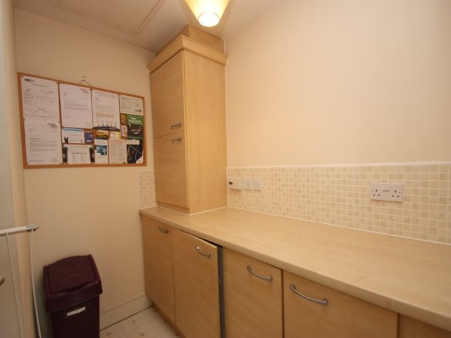  Image of 3 bedroom Flat to rent in Appin Place Edinburgh EH14 at Edinburgh, EH14 1PW