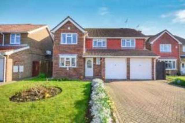  Image of 5 bedroom Detached house for sale in Apple Tree Walk Climping Littlehampton BN17 at Climping Littlehampton Climping, BN17 5QN