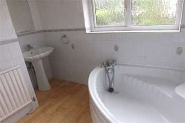  Image of 3 bedroom Semi-Detached house to rent in Ardleigh Green Road Hornchurch RM11 at Hornchurch, RM11 2SR