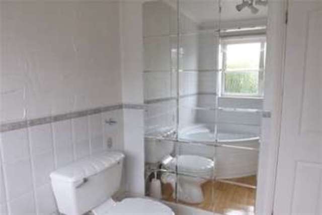  Image of 3 bedroom Semi-Detached house to rent in Ardleigh Green Road Hornchurch RM11 at Hornchurch, RM11 2SR