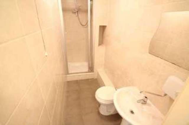  Image of 1 bedroom House Share to rent in Arthur Avenue Nottingham NG7 at Arthur Avenue  Lenton, NG7 2EL