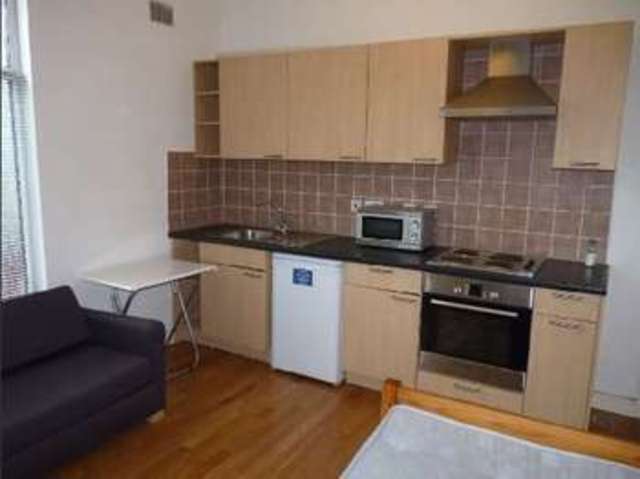  Image of 1 bedroom House Share to rent in Arthur Avenue Nottingham NG7 at Arthur Avenue  Lenton, NG7 2EL