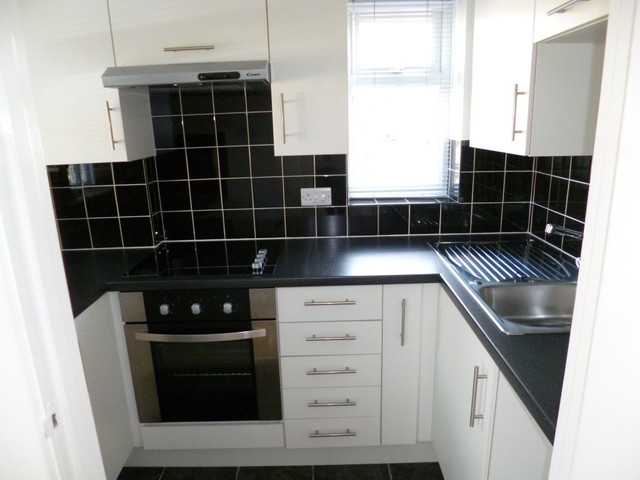  Image of Studio flat to rent in Middle Road Lancing BN15 at Lancing, BN15 9JE