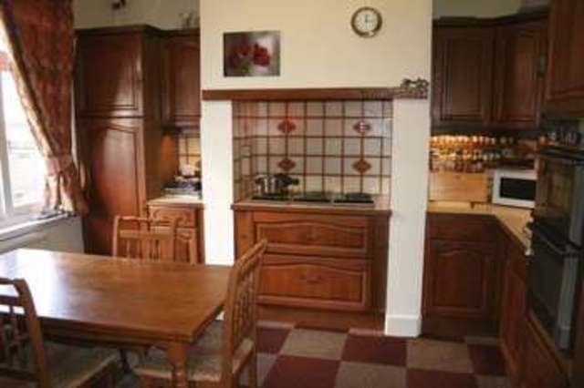  Image of 4 bedroom Detached house for sale in Ashburton Road Bovey Tracey Newton Abbot TQ13 at Ashburton Road Bovey Tracey Newton Abbot, TQ13 9BZ