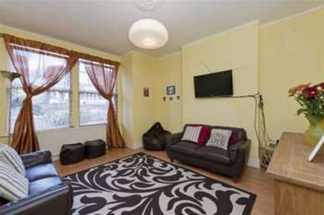  Image of 2 bedroom Flat for sale in Auckland Hill London SE27 at West Norwood, SE27 9PF