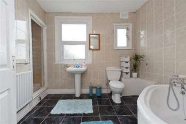  Image of 2 bedroom Flat for sale in Auckland Hill London SE27 at West Norwood, SE27 9PF