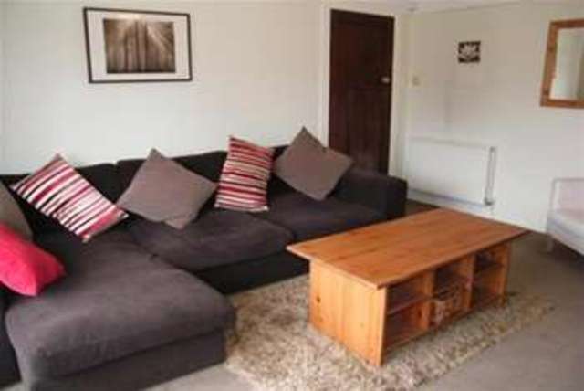  Image of 3 bedroom Terraced house to rent in Auldhouse Road Glasgow G43 at Glasgow, G43 1XE