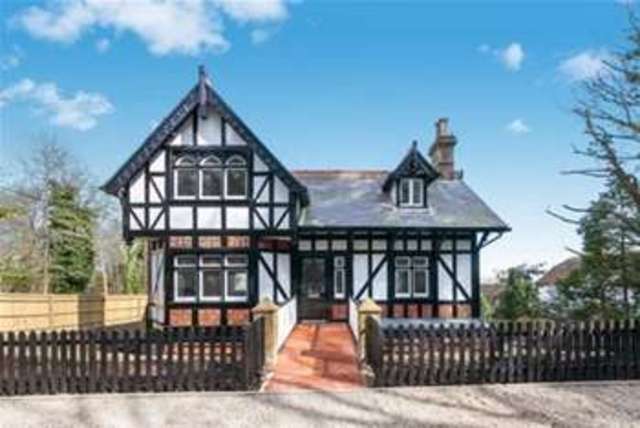  Image of 3 bedroom Detached house to rent in Heathfield Road Burwash Etchingham TN19 at Burwash, TN19 7LF