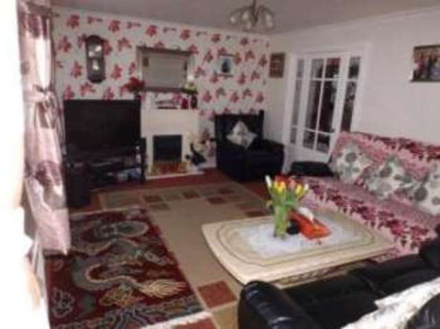  Image of 4 bedroom Semi-Detached house for sale in Badlesmere Close Ashford TN23 at Ashford Kent Kingsnorth, TN23 5TA