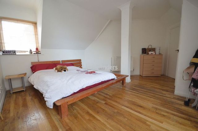  Image of 1 bedroom Flat to rent in Barge House Road London E16 at Barge House Road  London, E16 2NW