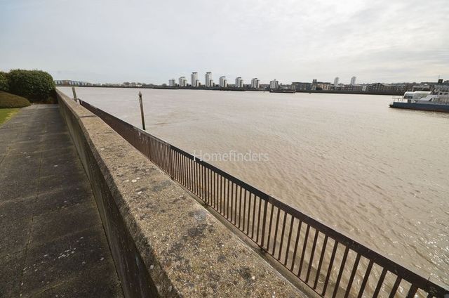  Image of 1 bedroom Flat to rent in Barge House Road London E16 at Barge House Road  London, E16 2NW