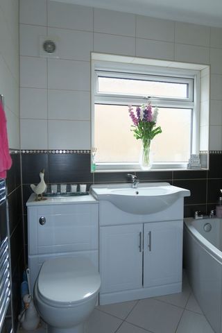  Image of 3 bedroom Detached house for sale in Batley Road Tingley Wakefield WF3 at Batley Road Tingley Wakefield, WF3 1HE