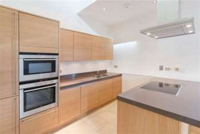  Image of 2 bedroom Flat to rent in Great West Road London W6 at London, W6 9AG