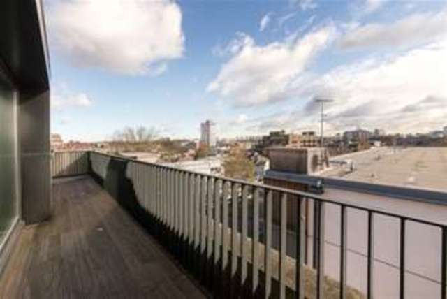  Image of 2 bedroom Flat to rent in Great West Road London W6 at London, W6 9AG