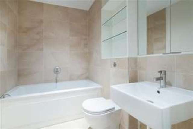  Image of 2 bedroom Flat to rent in Great West Road London W6 at London, W6 9AG