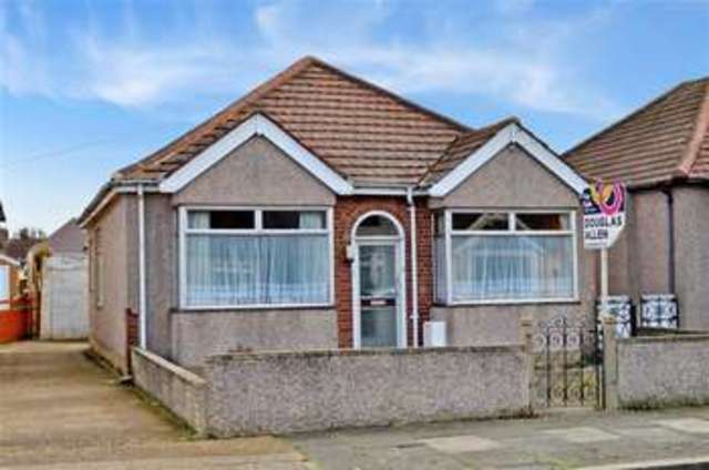  Image of 3 bedroom Bungalow for sale in Bedford Gardens Hornchurch RM12 at Hornchurch Essex Hornchurch, RM12 4NJ