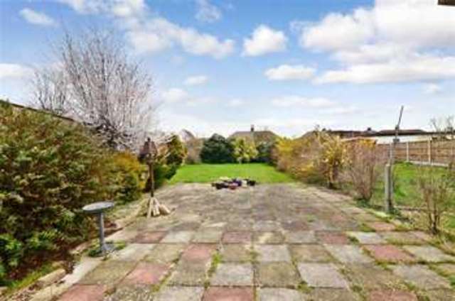  Image of 3 bedroom Bungalow for sale in Bedford Gardens Hornchurch RM12 at Hornchurch Essex Hornchurch, RM12 4NJ