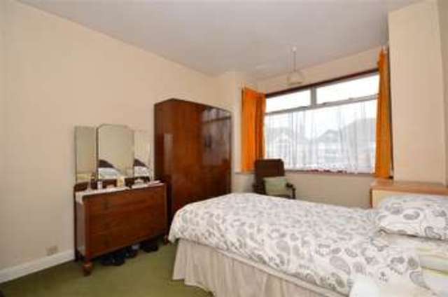  Image of 3 bedroom Bungalow for sale in Bedford Gardens Hornchurch RM12 at Hornchurch Essex Hornchurch, RM12 4NJ