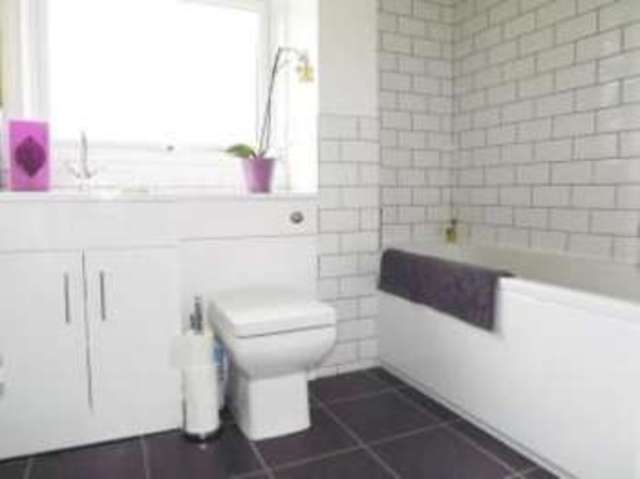  Image of 2 bedroom Flat for sale in Queens Road Harrogate HG2 at Queens Road Harrogate Harrogate, HG2 0HD