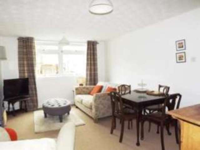  Image of 2 bedroom Flat for sale in Queens Road Harrogate HG2 at Queens Road Harrogate Harrogate, HG2 0HD