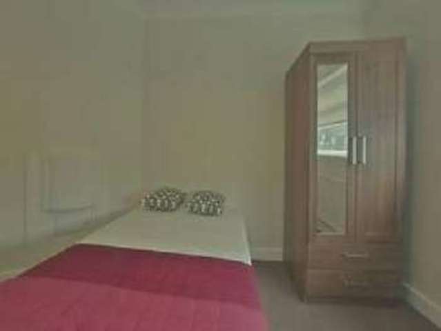  Image of 4 bedroom House Share to rent in Beeston Road Nottingham NG7 at Dunkirk Bristol Dunkirk, NG7 2JP