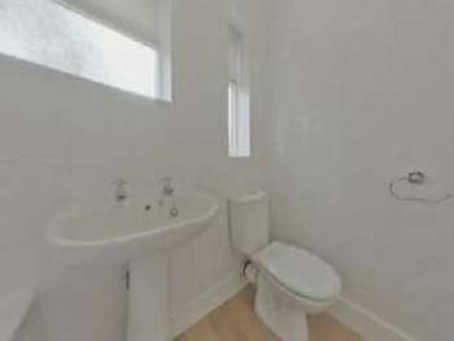 Image of 4 bedroom House Share to rent in Beeston Road Nottingham NG7 at Dunkirk Bristol Dunkirk, NG7 2JP