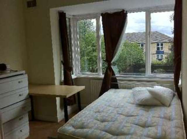  Image of 4 bedroom House Share to rent in Beeston Road Nottingham NG7 at Dunkirk Bristol Dunkirk, NG7 2JP
